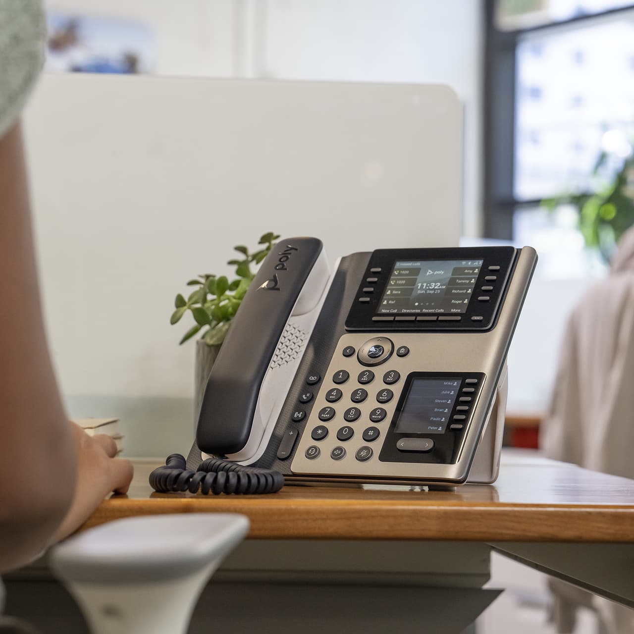 HP Poly Edge IP Phone 82M93AA — photo 2