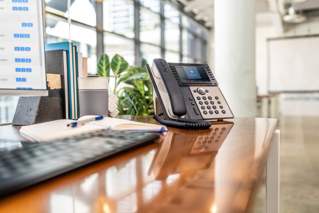 HP Poly Edge E550 IP Phone — photo 4