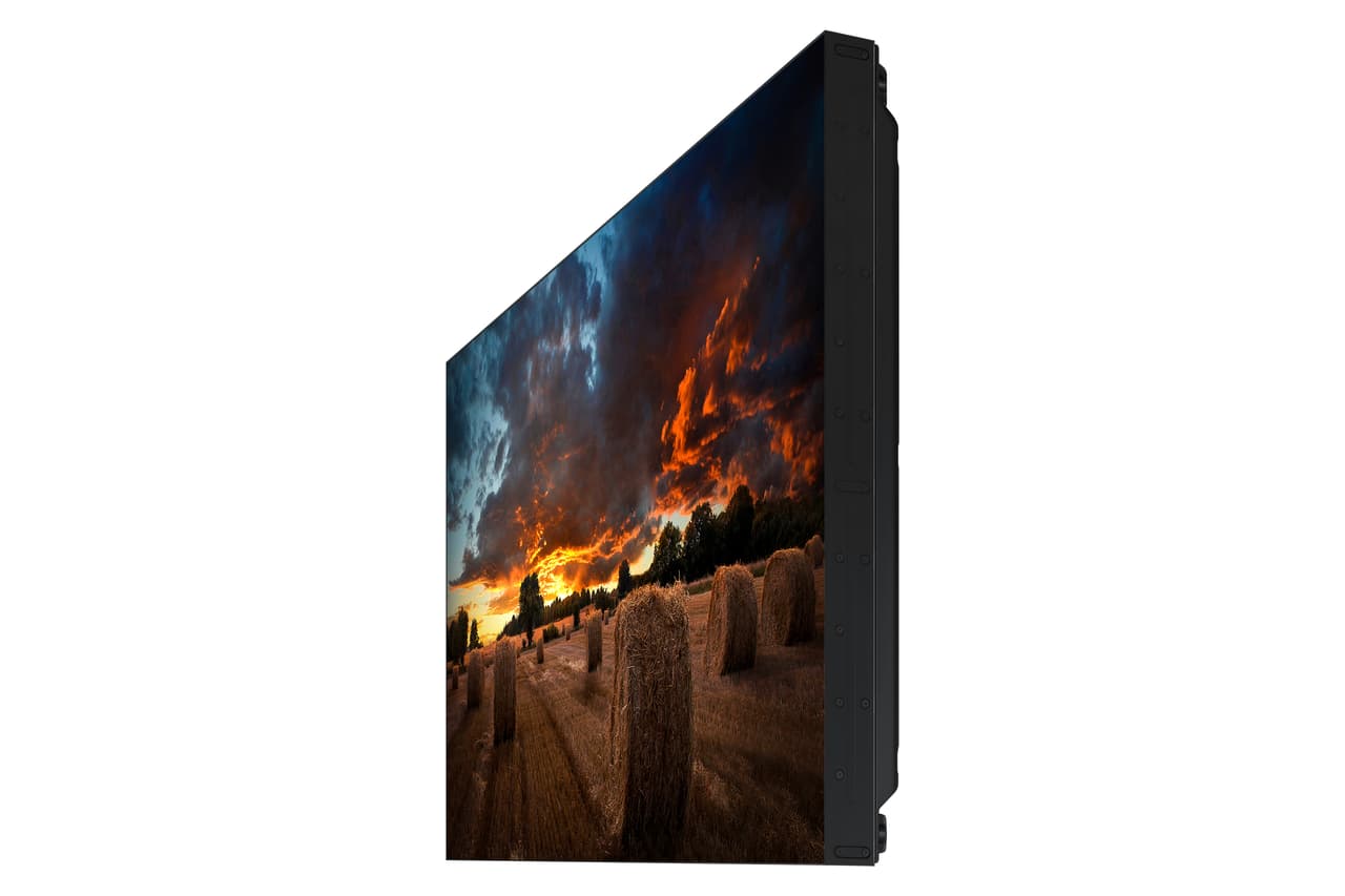 Samsung VM46B-U 46" monitor — photo 4