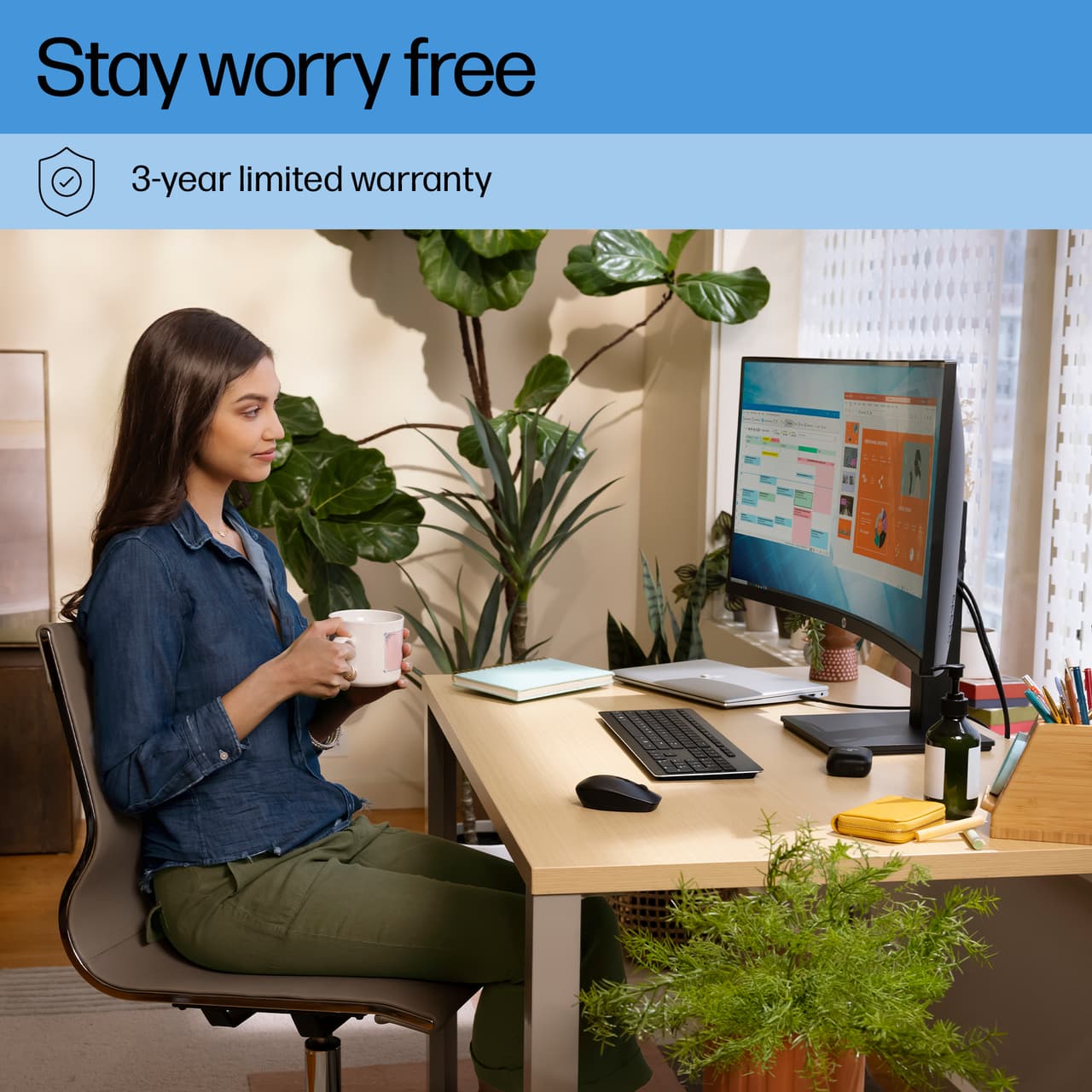 HP P34hc G4 34" USB-C monitor — photo 4