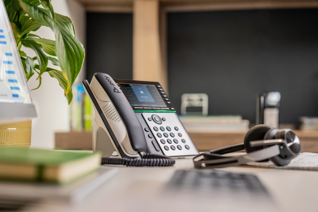 HP Poly Edge E550 IP Phone — photo 5