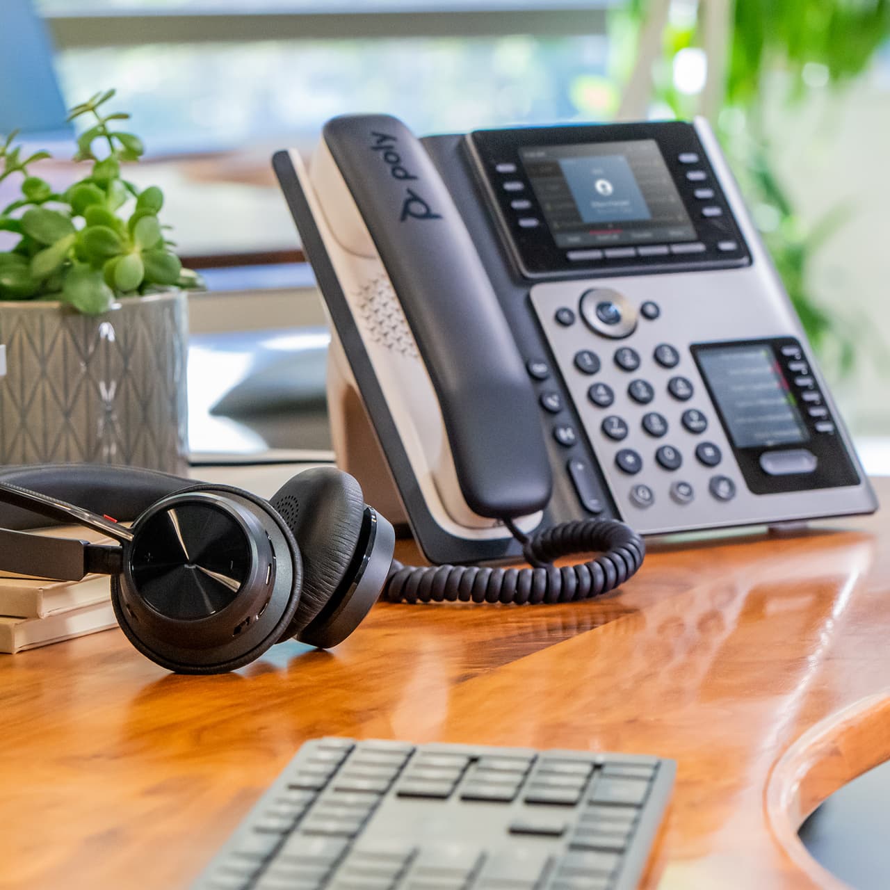 HP Poly Edge E450 IP Phone — photo 2