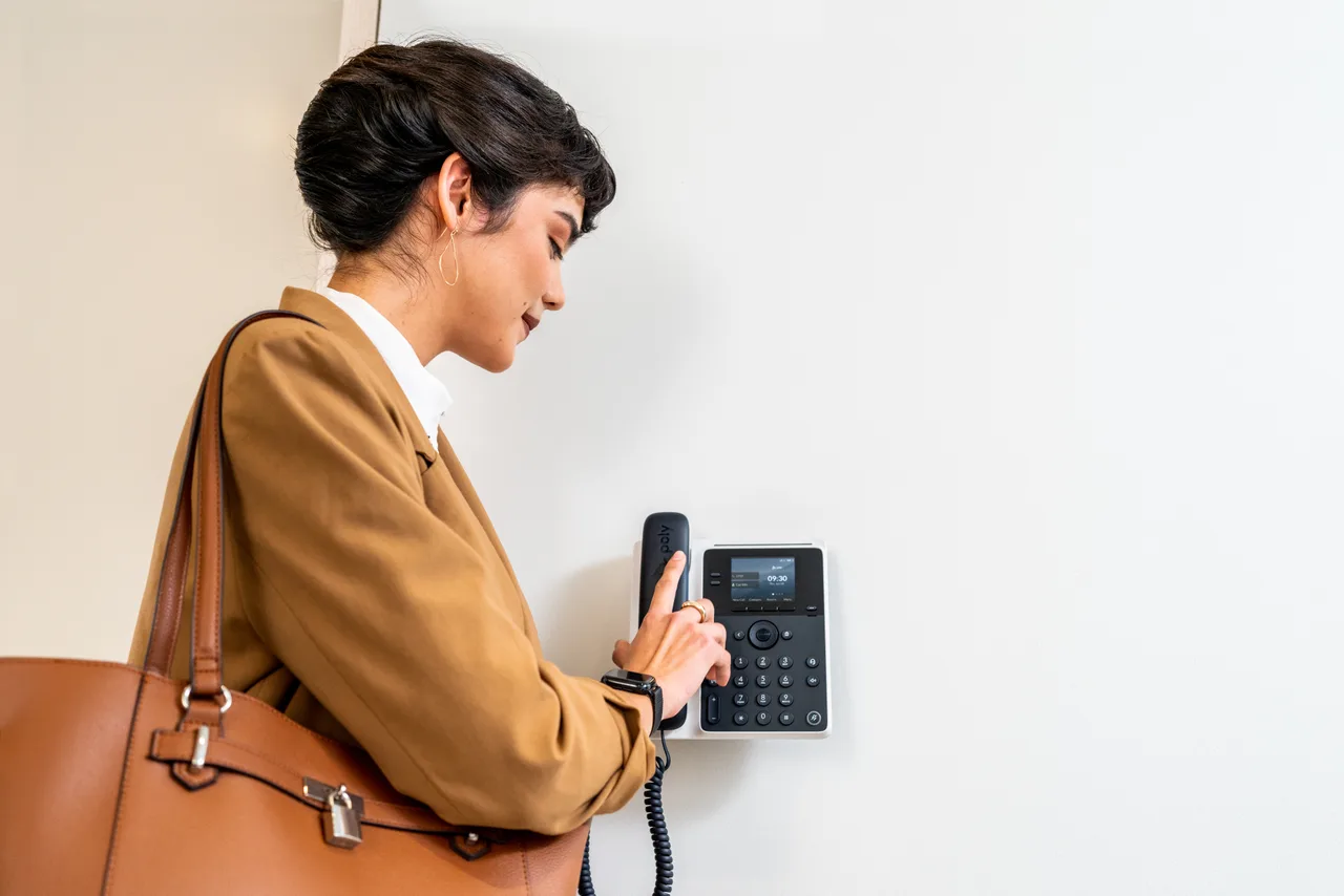HP Poly Edge E100 IP Phone — photo 5
