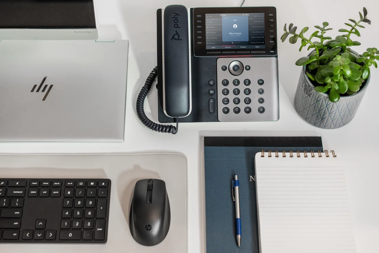 HP Poly Edge E550 IP Phone — photo 3