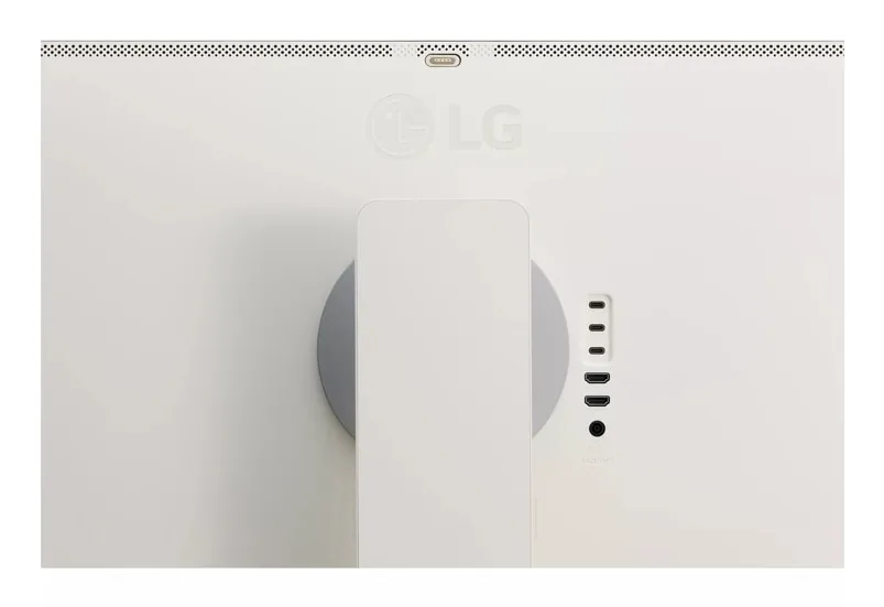 LG MyView 32SR85U-W 32" USB-C monitor — photo 3