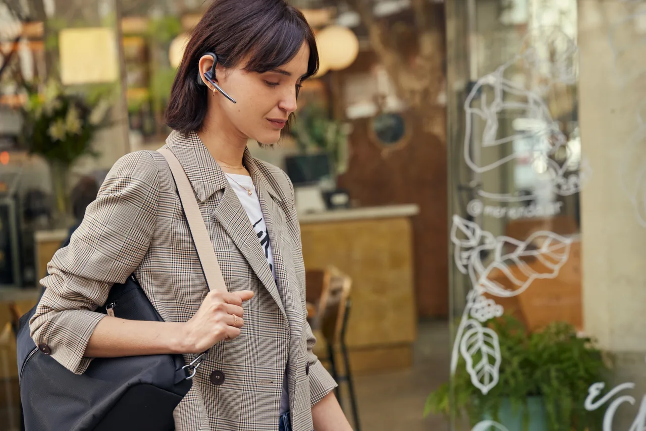 Poly Voyager Legend 50-M Headset UC — photo 5