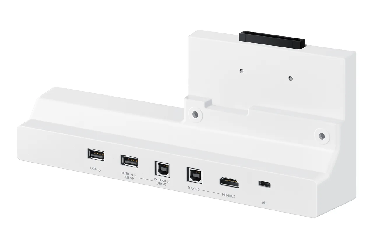 Samsung CY-TF65BBC USB-C monitor — photo 4